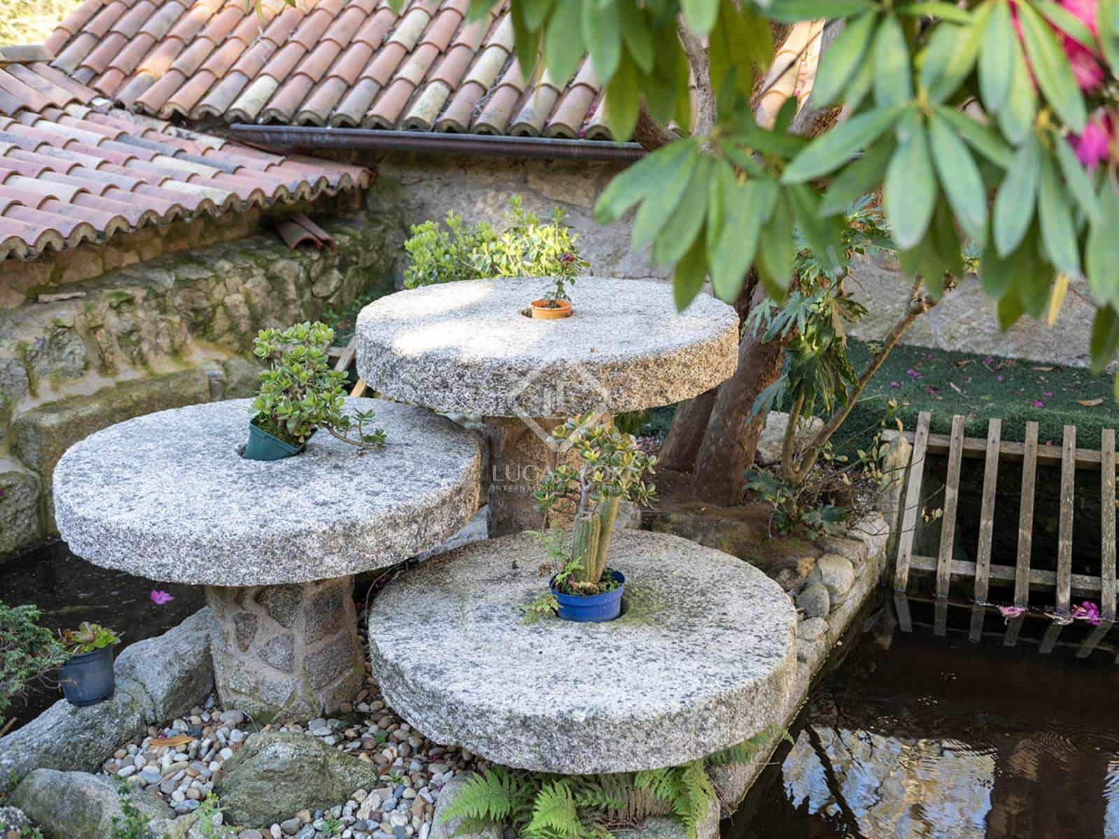 2 bedroom Finca/Country House for sale in Redondela with garage - € 780,000 (Ref: 8910586)