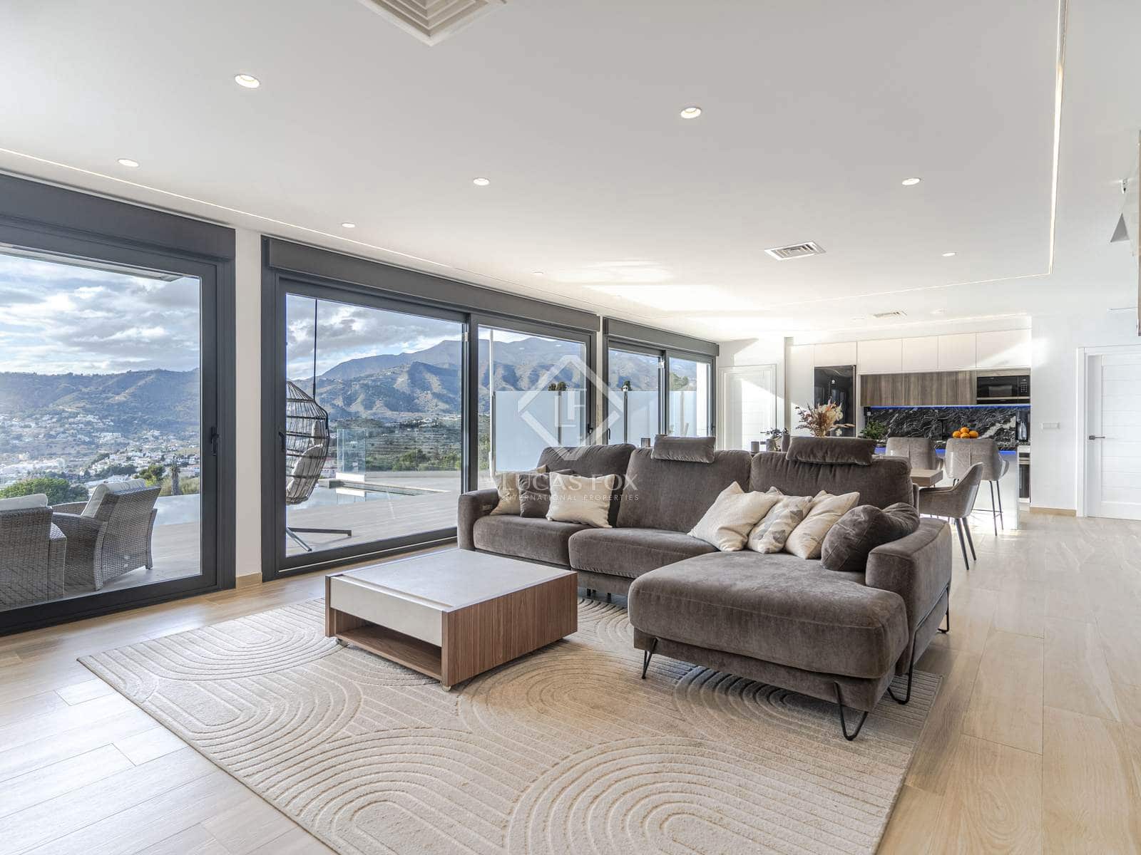 3 soverom Villa til salgs i La Herradura med svømmebasseng garasje - € 1 099 000 (Ref: 8910587)