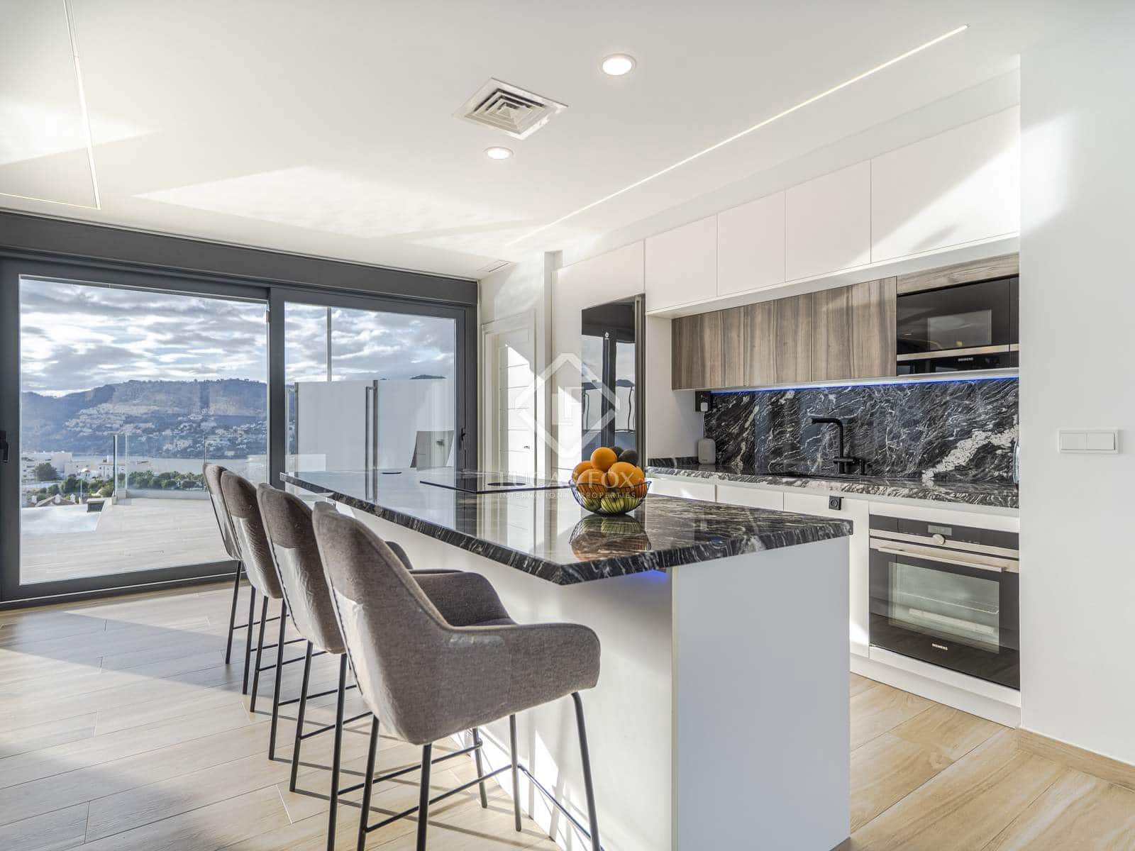 3 soverom Villa til salgs i La Herradura med svømmebasseng garasje - € 1 099 000 (Ref: 8910587)