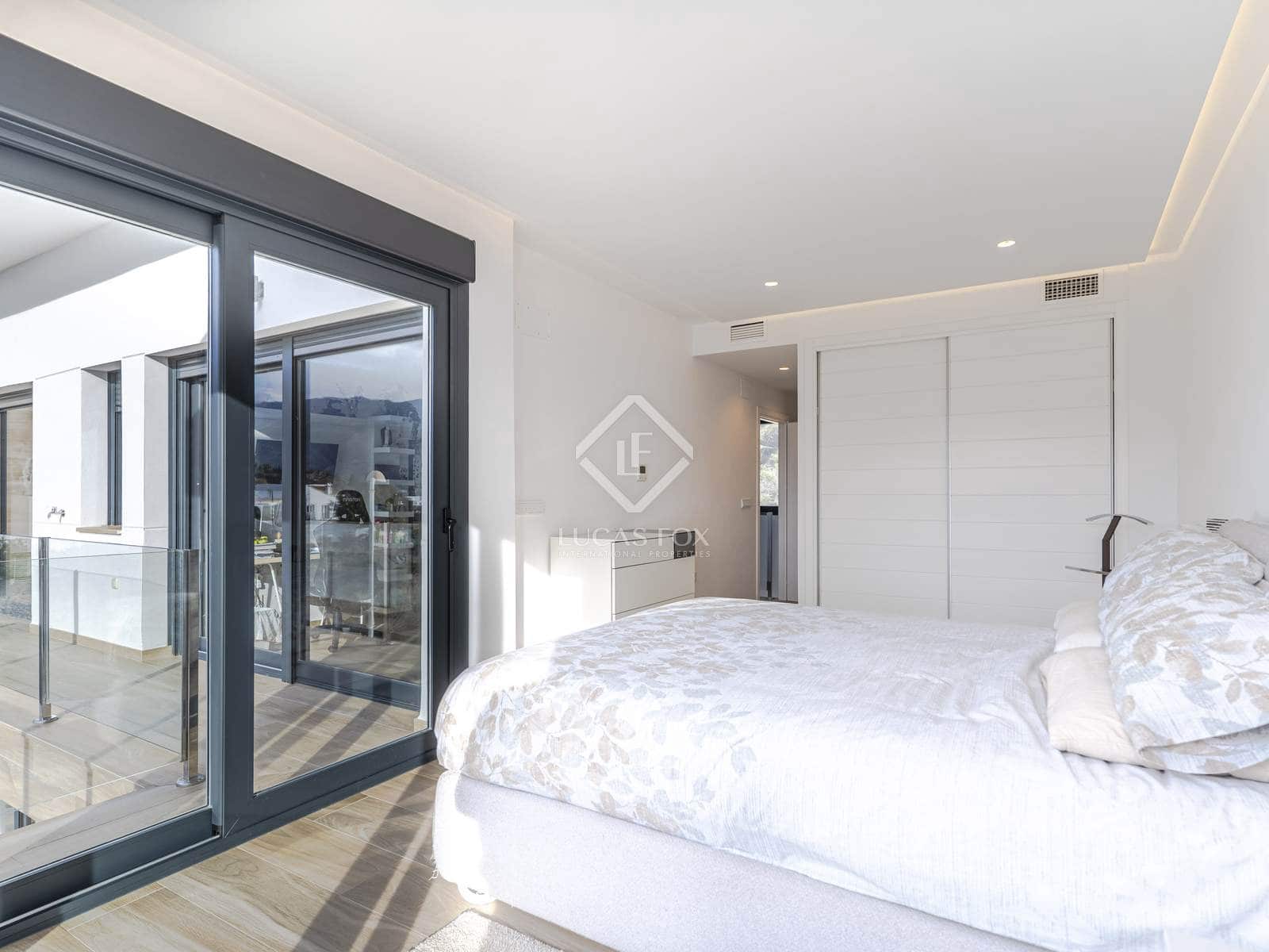 3 soverom Villa til salgs i La Herradura med svømmebasseng garasje - € 1 099 000 (Ref: 8910587)