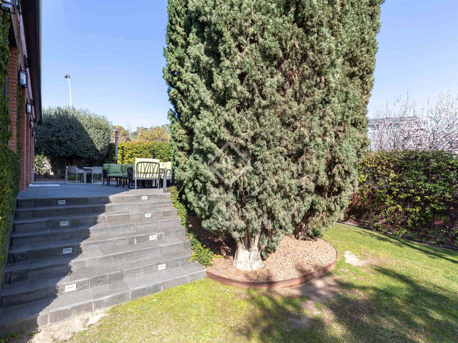 4 soveværelse Villa til salg i Esplugues de Llobregat med swimmingpool garage - € 3.975.000 (Ref: 8910589)