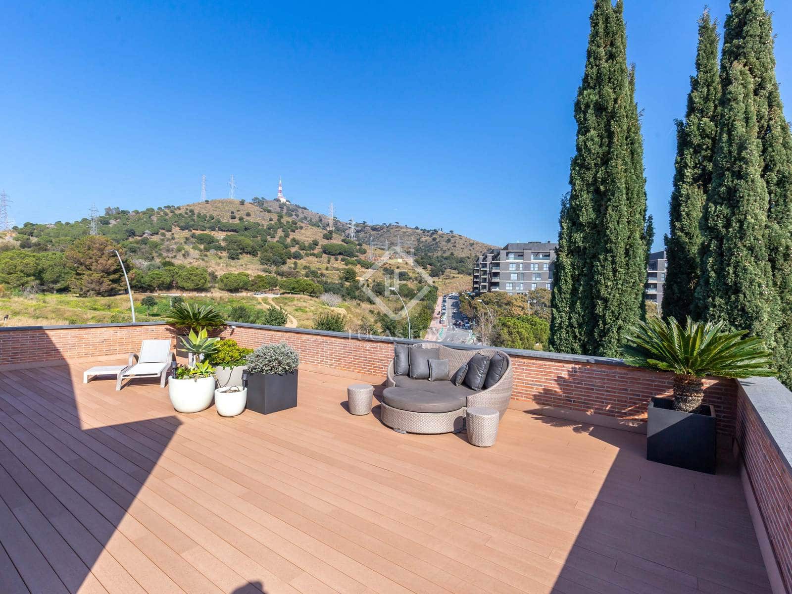 4 soveværelse Villa til salg i Esplugues de Llobregat med swimmingpool garage - € 3.975.000 (Ref: 8910589)