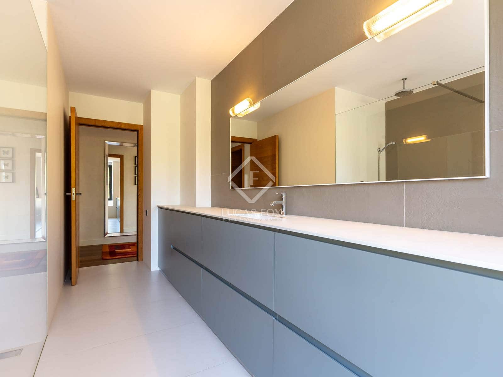 4 soveværelse Villa til salg i Esplugues de Llobregat med swimmingpool garage - € 3.975.000 (Ref: 8910589)