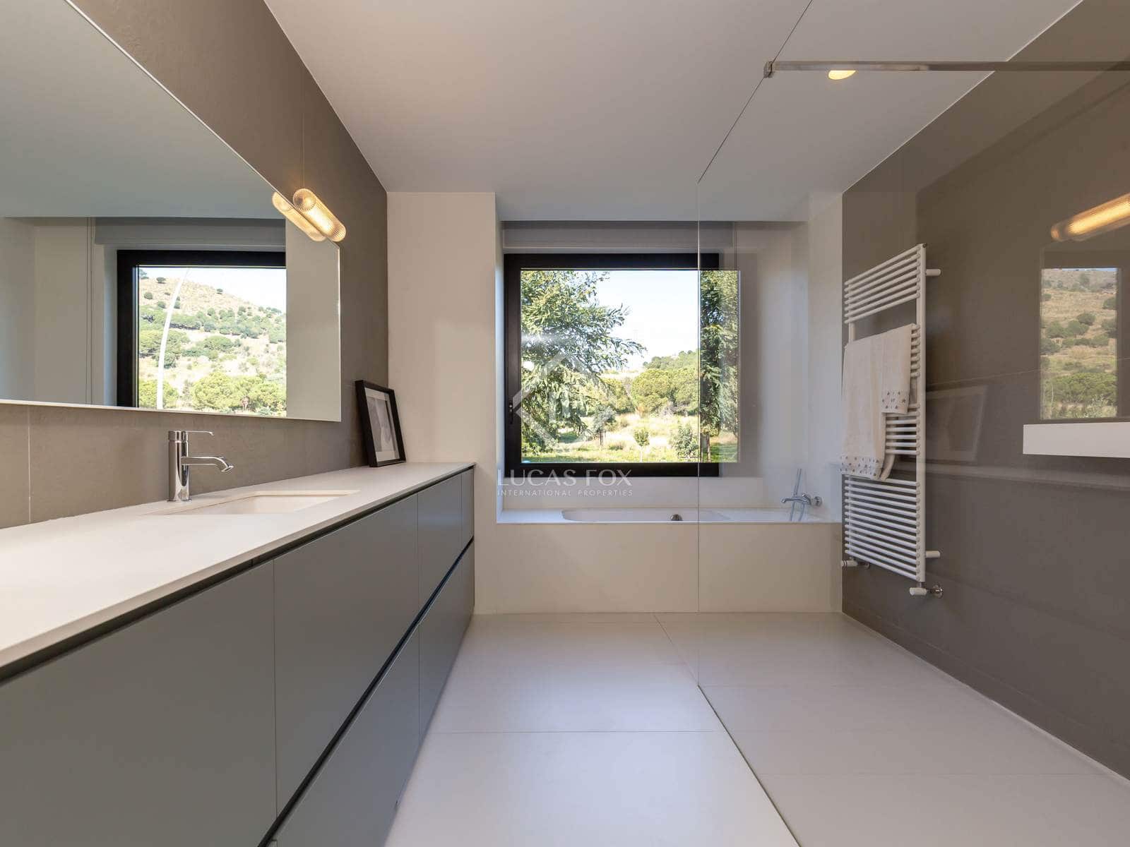 4 soveværelse Villa til salg i Esplugues de Llobregat med swimmingpool garage - € 3.975.000 (Ref: 8910589)