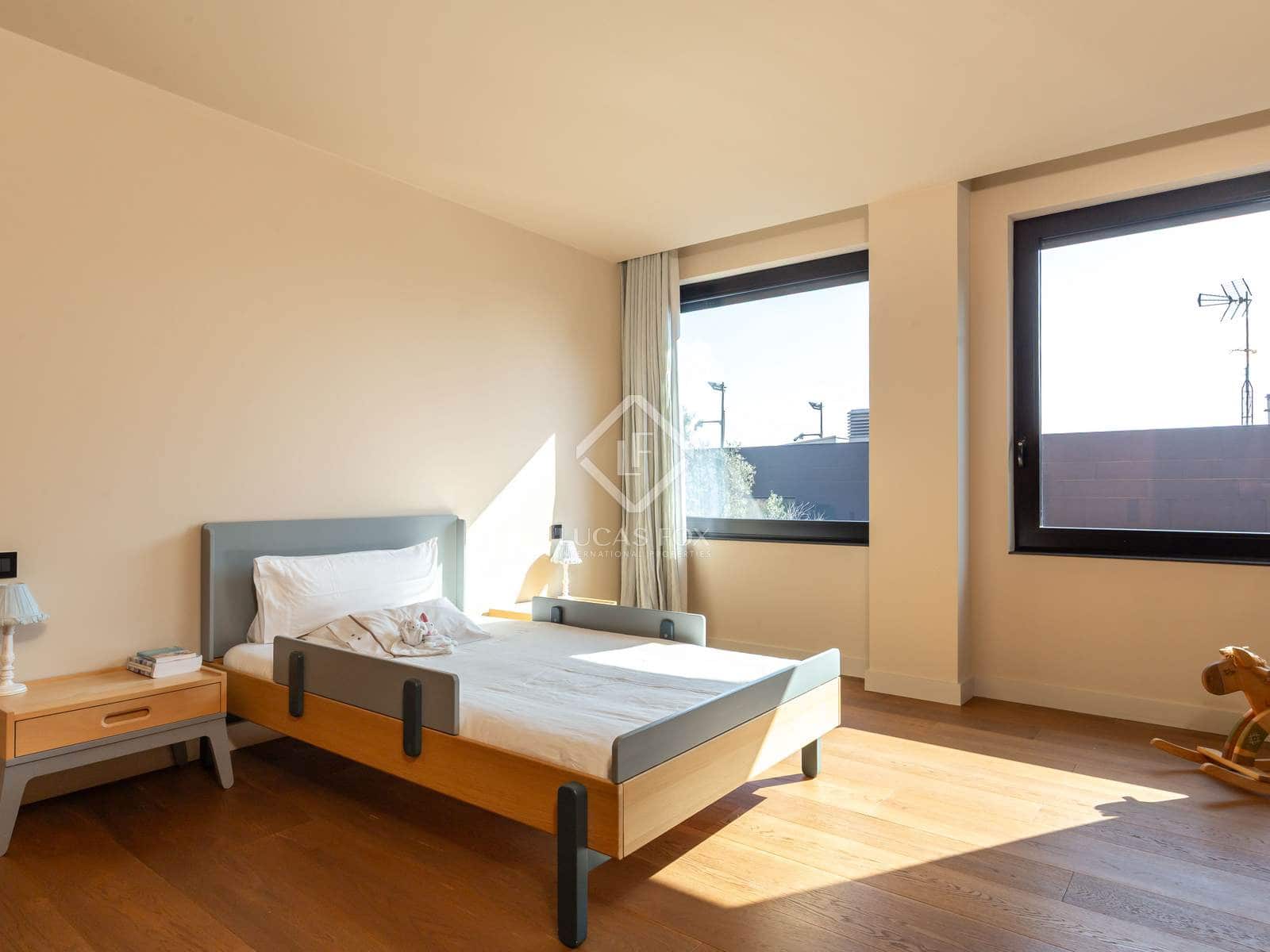 4 soveværelse Villa til salg i Esplugues de Llobregat med swimmingpool garage - € 3.975.000 (Ref: 8910589)