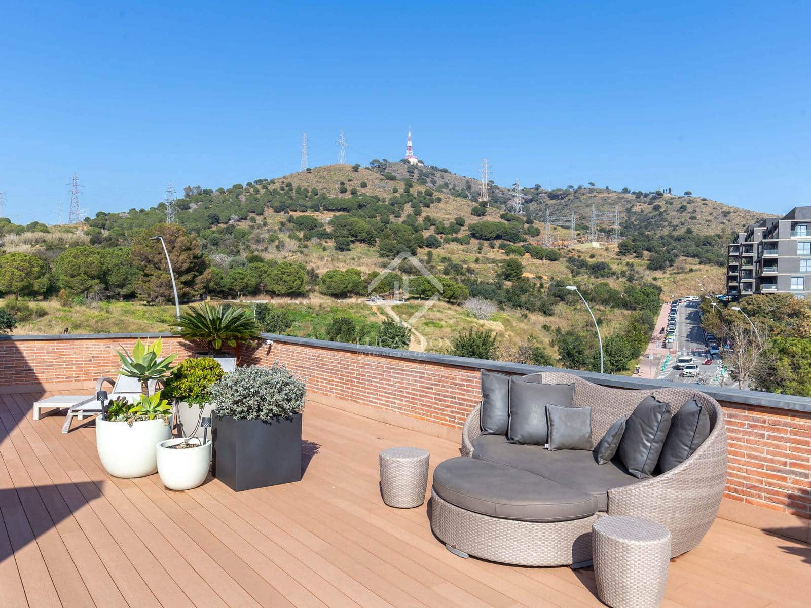 4 soveværelse Villa til salg i Esplugues de Llobregat med swimmingpool garage - € 3.975.000 (Ref: 8910589)