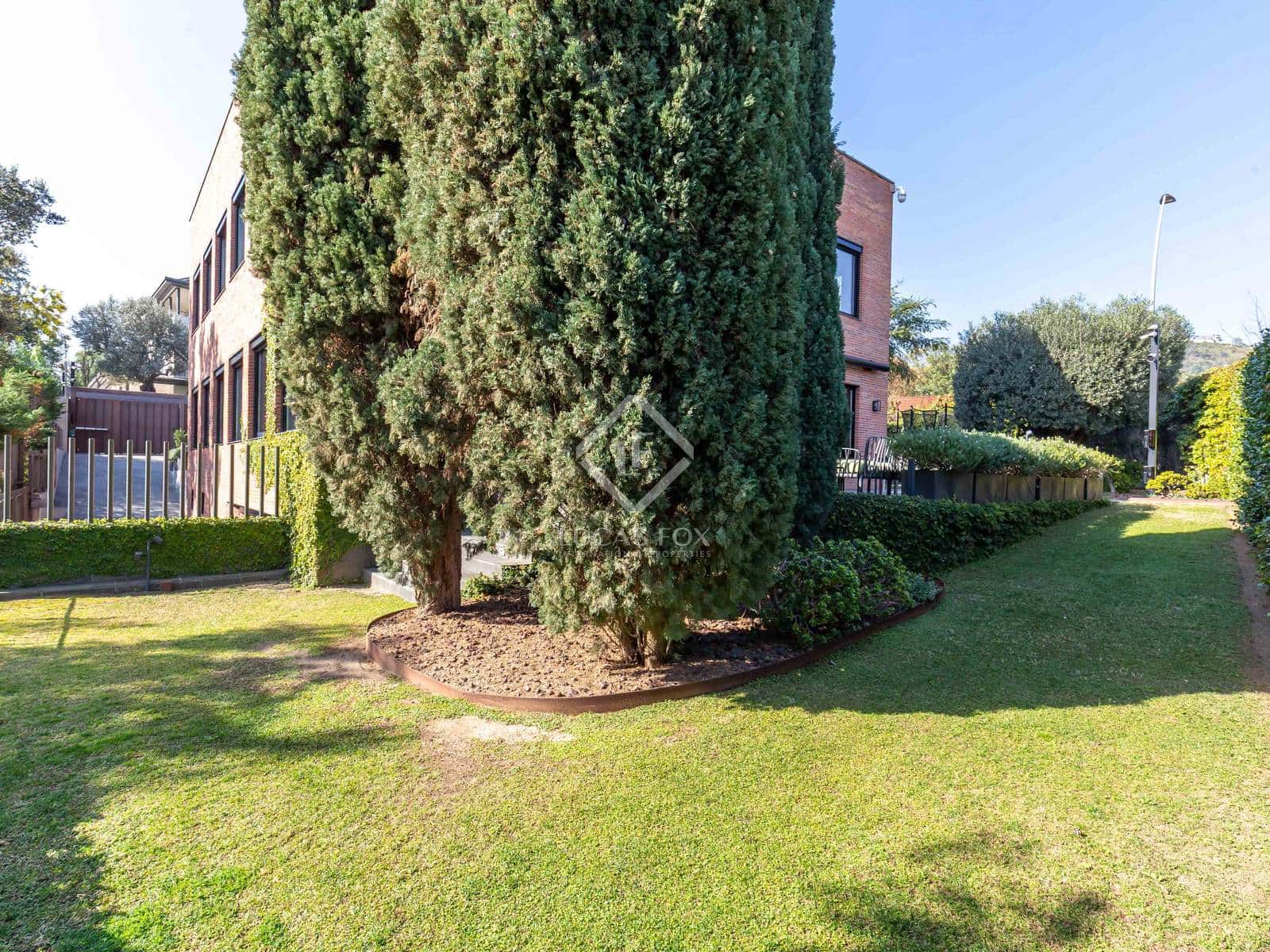 4 soveværelse Villa til salg i Esplugues de Llobregat med swimmingpool garage - € 3.975.000 (Ref: 8910589)