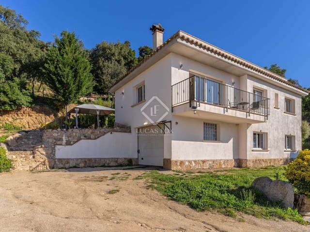 3 makuuhuone Huvila myytävänä paikassa Santa Cristina d'Aro mukana 
autotalli - 475 000 € (Ref: 8912182)