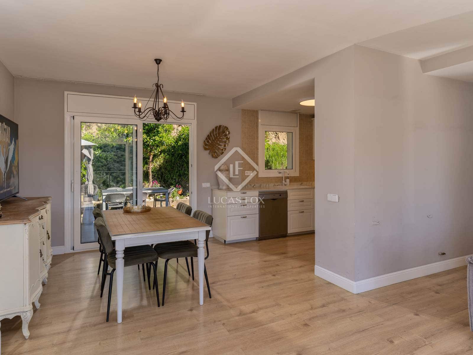 3 soveværelse Villa til salg i Santa Cristina d'Aro med garage - € 475.000 (Ref: 8912182)