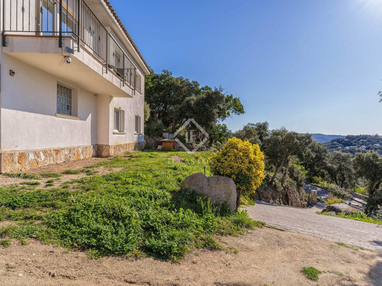 3 soveværelse Villa til salg i Santa Cristina d'Aro med garage - € 475.000 (Ref: 8912182)