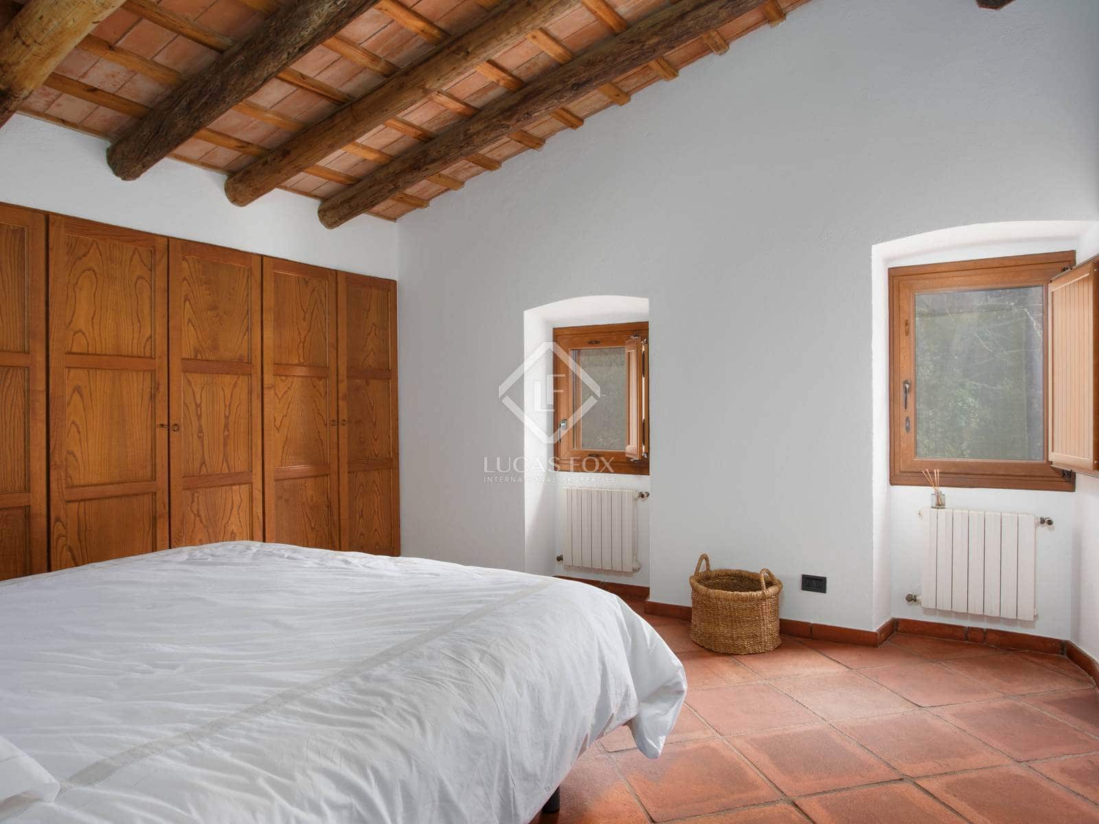 3 soveværelse Finca/Landehus til salg i Esponella med swimmingpool - € 1.290.000 (Ref: 8912278)