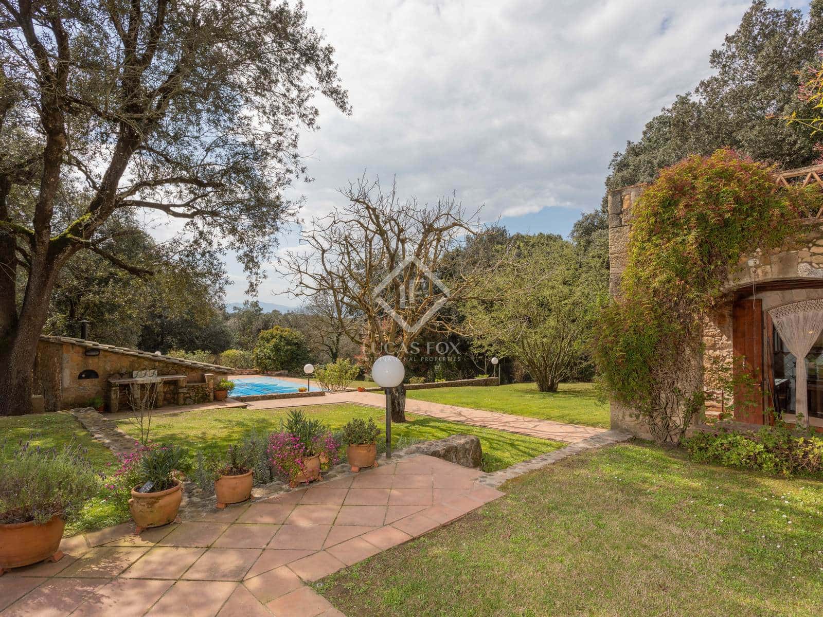 3 soveværelse Finca/Landehus til salg i Esponella med swimmingpool - € 1.290.000 (Ref: 8912278)