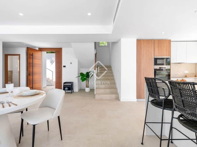 3 makuuhuone Huvila myytävänä paikassa Altea mukana uima-altaan 
autotalli - 1 500 000 € (Ref: 8912439)