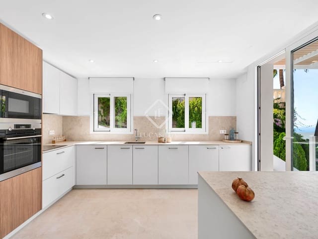 3 makuuhuone Huvila myytävänä paikassa Altea mukana uima-altaan 
autotalli - 1 500 000 € (Ref: 8912439)