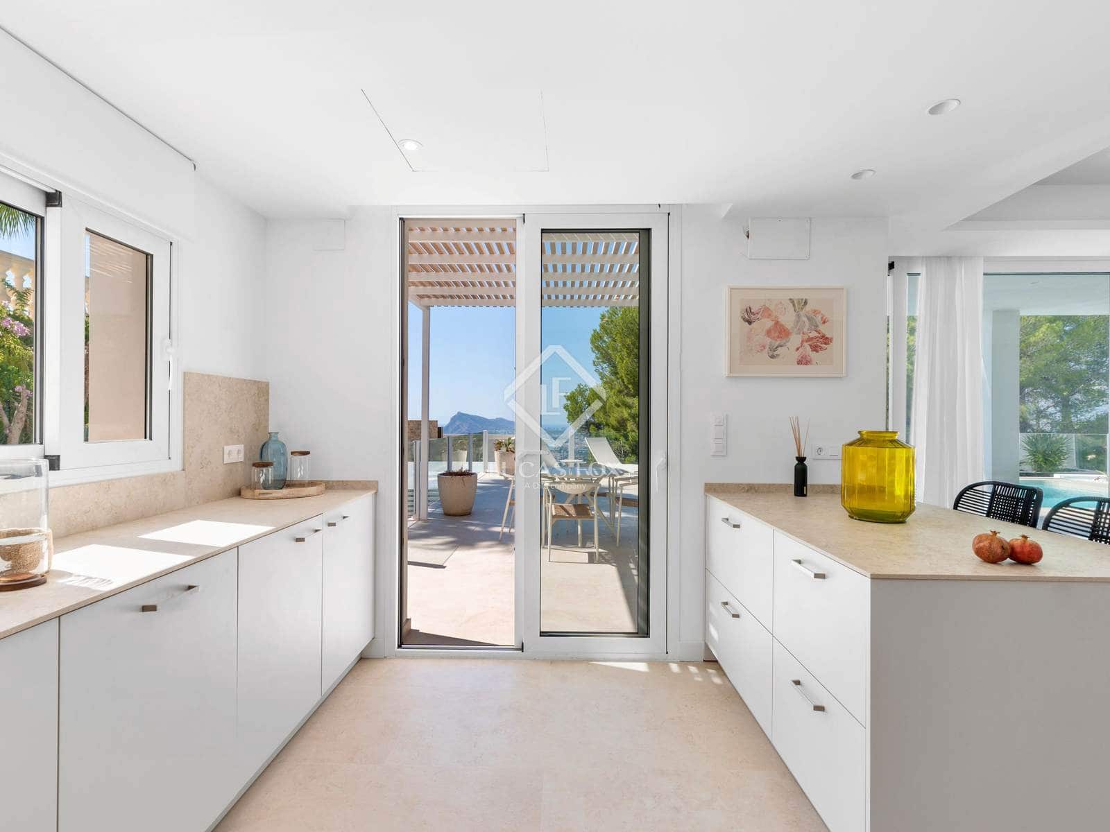 3 bedroom Villa for sale in Altea with pool garage - € 1,500,000 (Ref: 8912439)