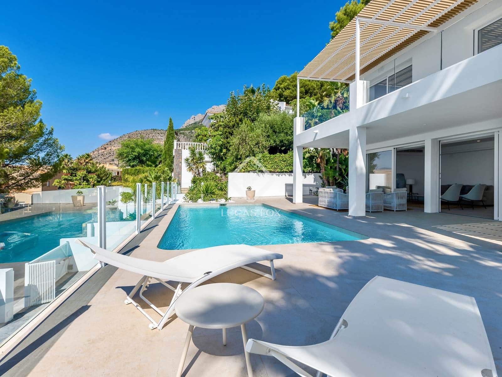 3 bedroom Villa for sale in Altea with pool garage - € 1,500,000 (Ref: 8912439)