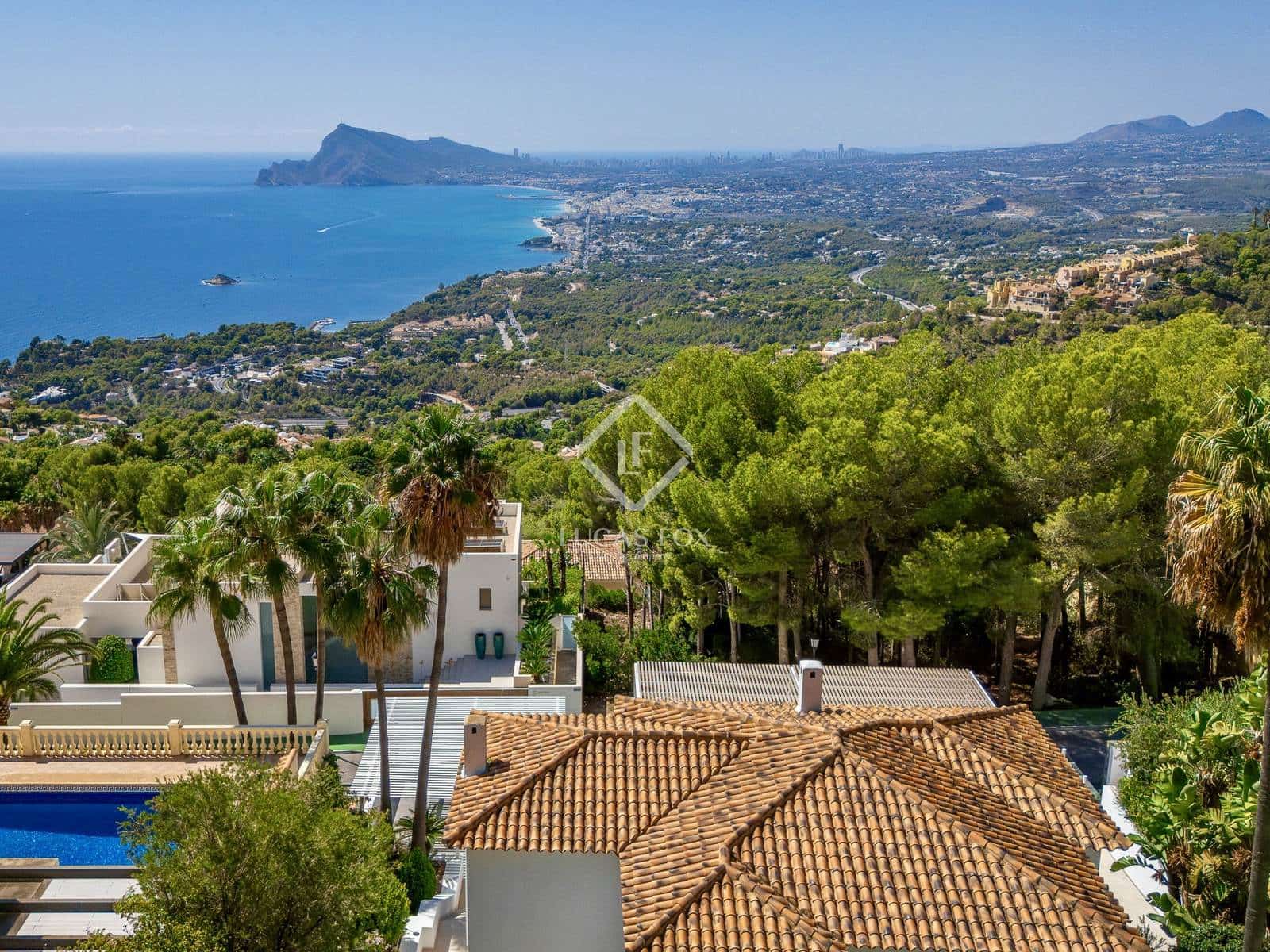 3 bedroom Villa for sale in Altea with pool garage - € 1,500,000 (Ref: 8912439)