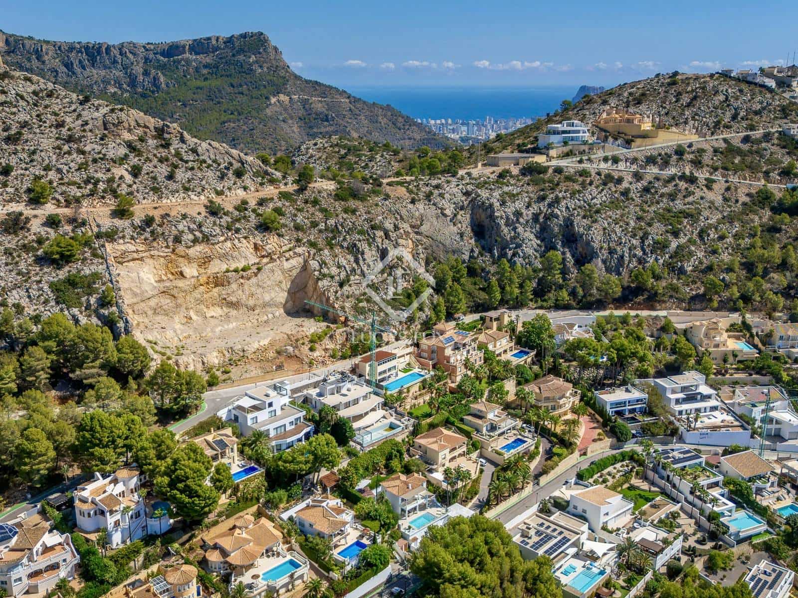 3 bedroom Villa for sale in Altea with pool garage - € 1,500,000 (Ref: 8912439)