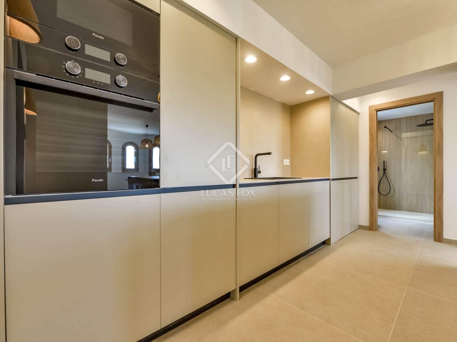 5 bedroom Villa for sale in Altea with pool garage - € 1,495,000 (Ref: 8914574)