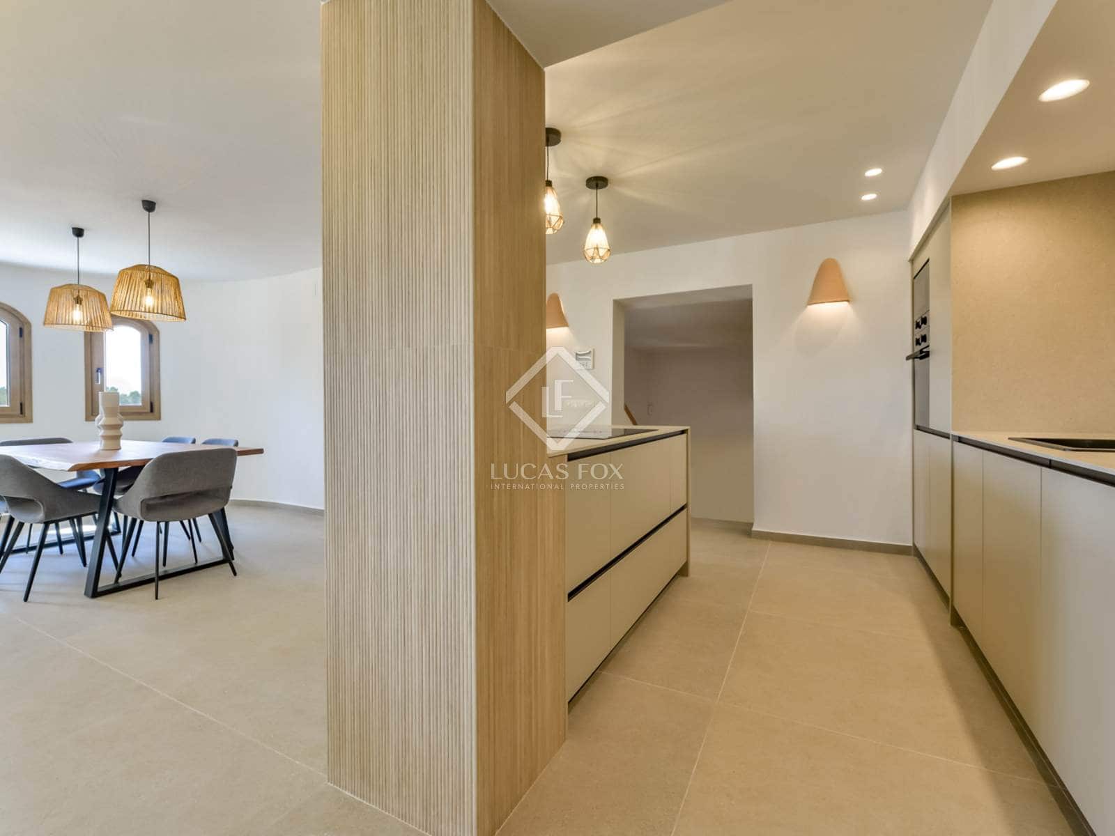 5 bedroom Villa for sale in Altea with pool garage - € 1,495,000 (Ref: 8914574)