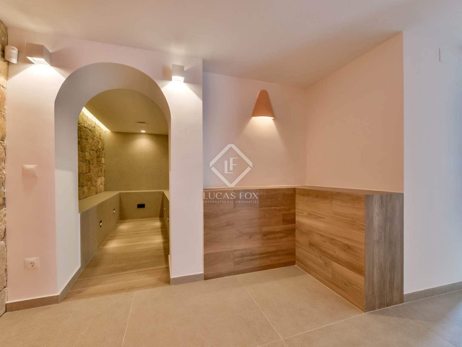 5 bedroom Villa for sale in Altea with pool garage - € 1,495,000 (Ref: 8914574)