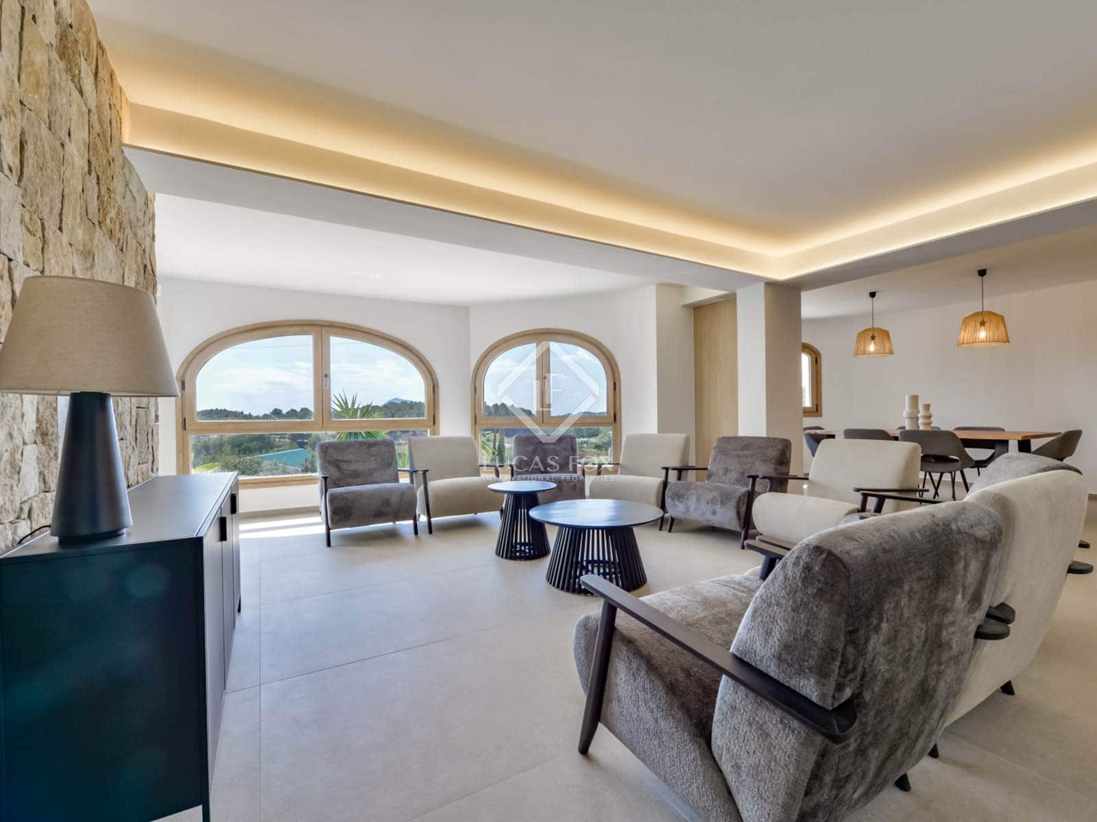 5 bedroom Villa for sale in Altea with pool garage - € 1,495,000 (Ref: 8914574)