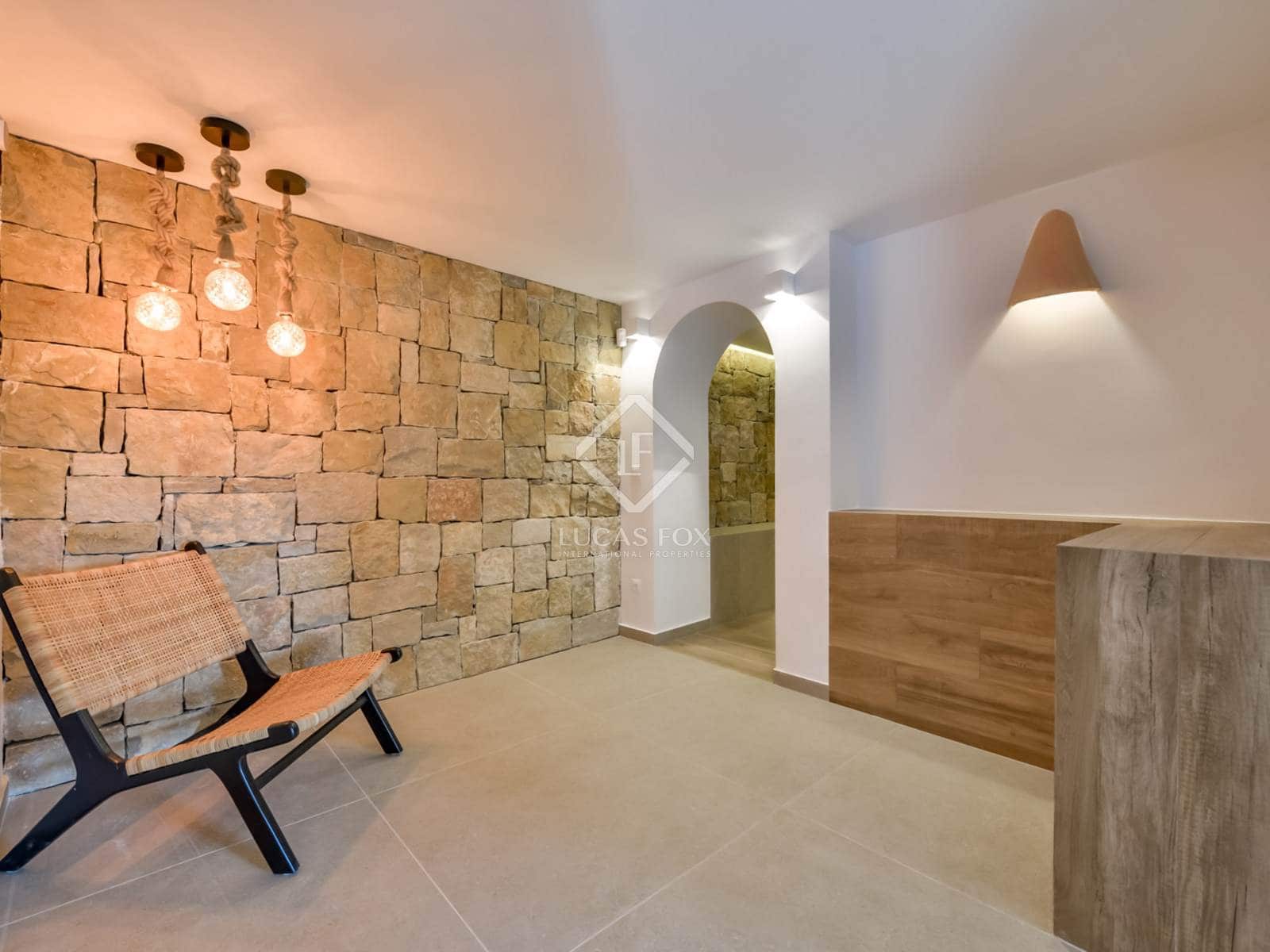 5 bedroom Villa for sale in Altea with pool garage - € 1,495,000 (Ref: 8914574)