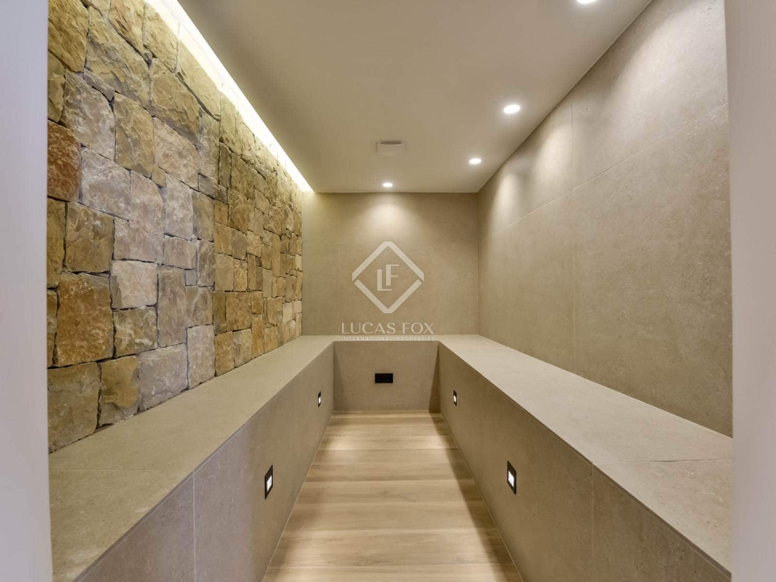 5 bedroom Villa for sale in Altea with pool garage - € 1,495,000 (Ref: 8914574)