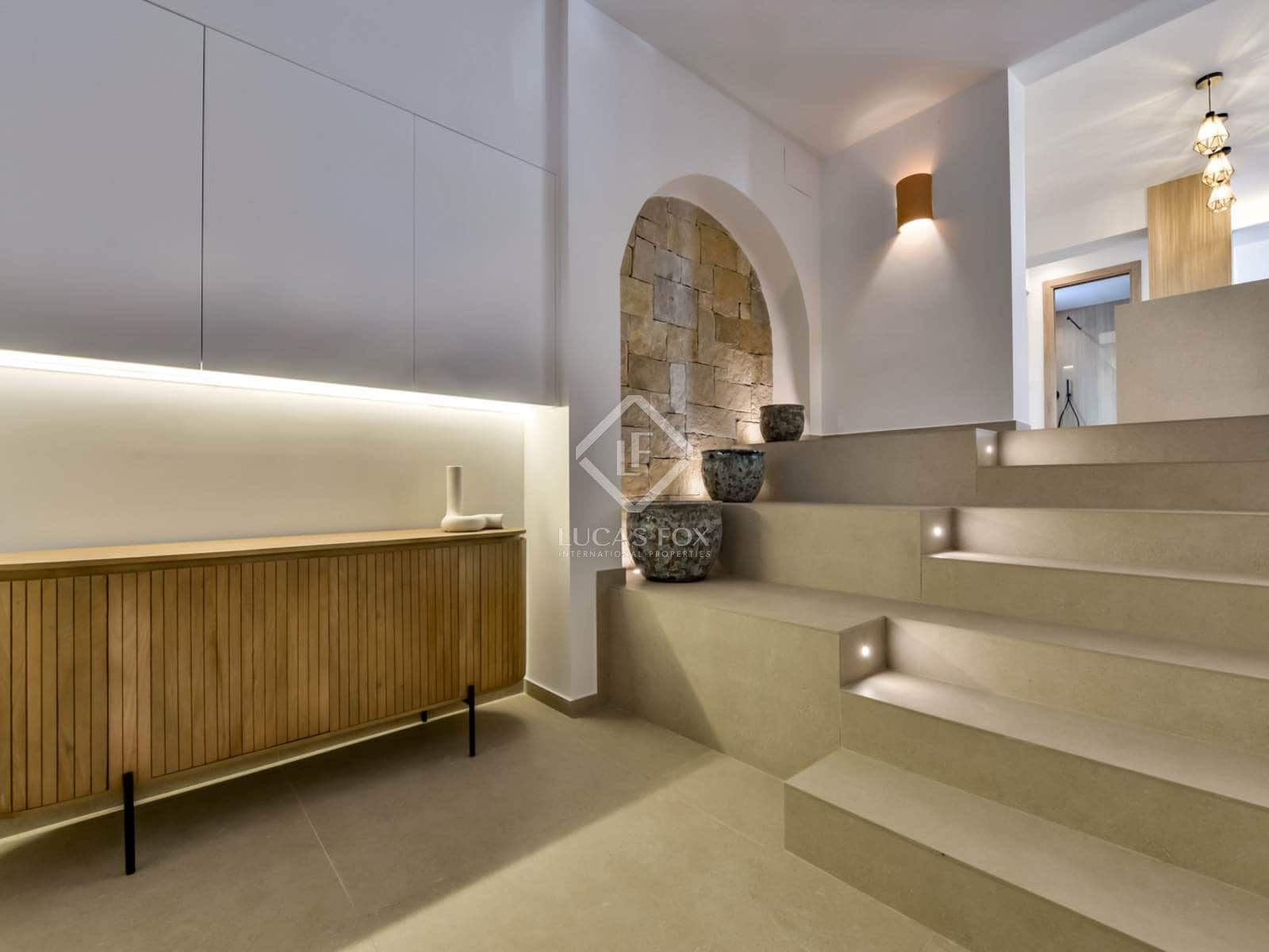 5 bedroom Villa for sale in Altea with pool garage - € 1,495,000 (Ref: 8914574)