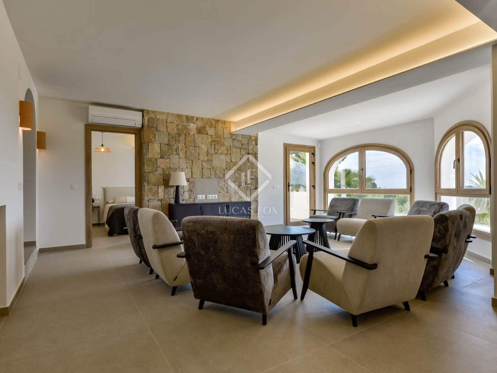 5 bedroom Villa for sale in Altea with pool garage - € 1,495,000 (Ref: 8914574)