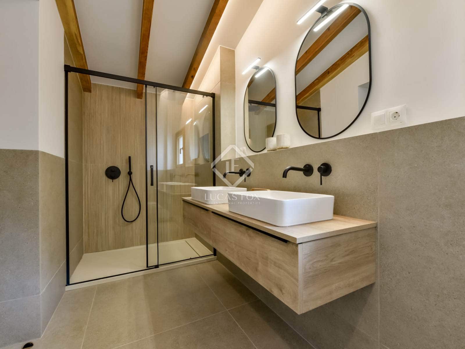 5 bedroom Villa for sale in Altea with pool garage - € 1,495,000 (Ref: 8914574)