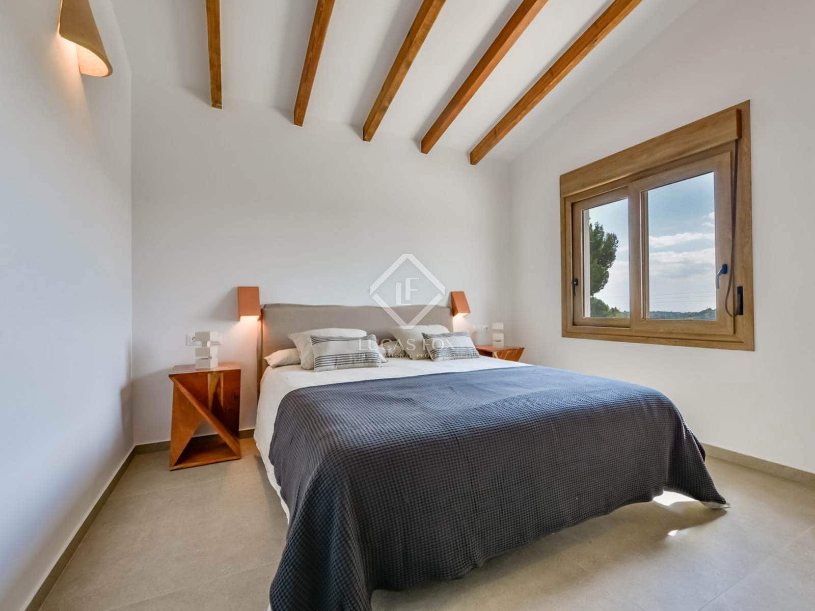 5 bedroom Villa for sale in Altea with pool garage - € 1,495,000 (Ref: 8914574)