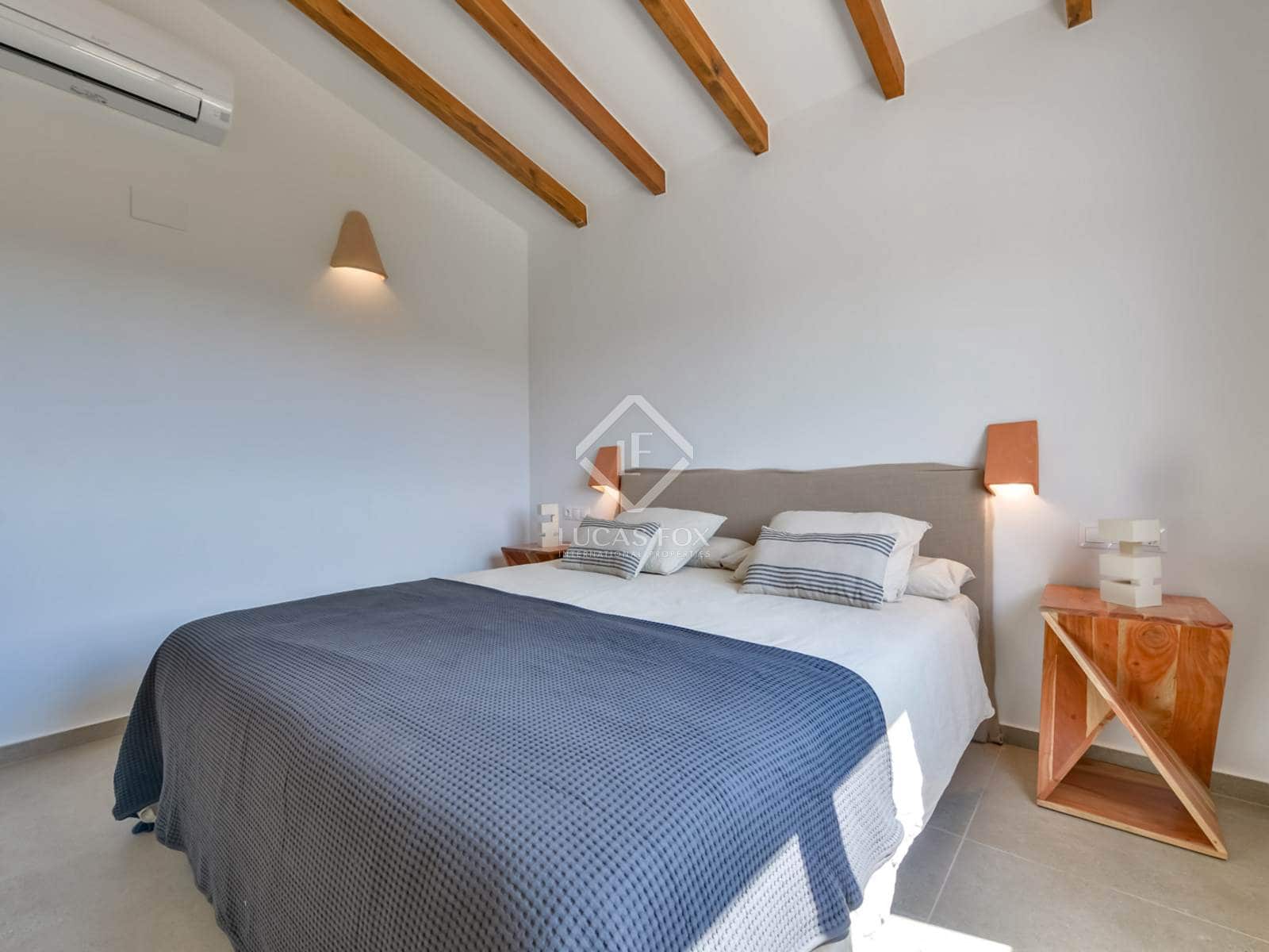 5 bedroom Villa for sale in Altea with pool garage - € 1,495,000 (Ref: 8914574)