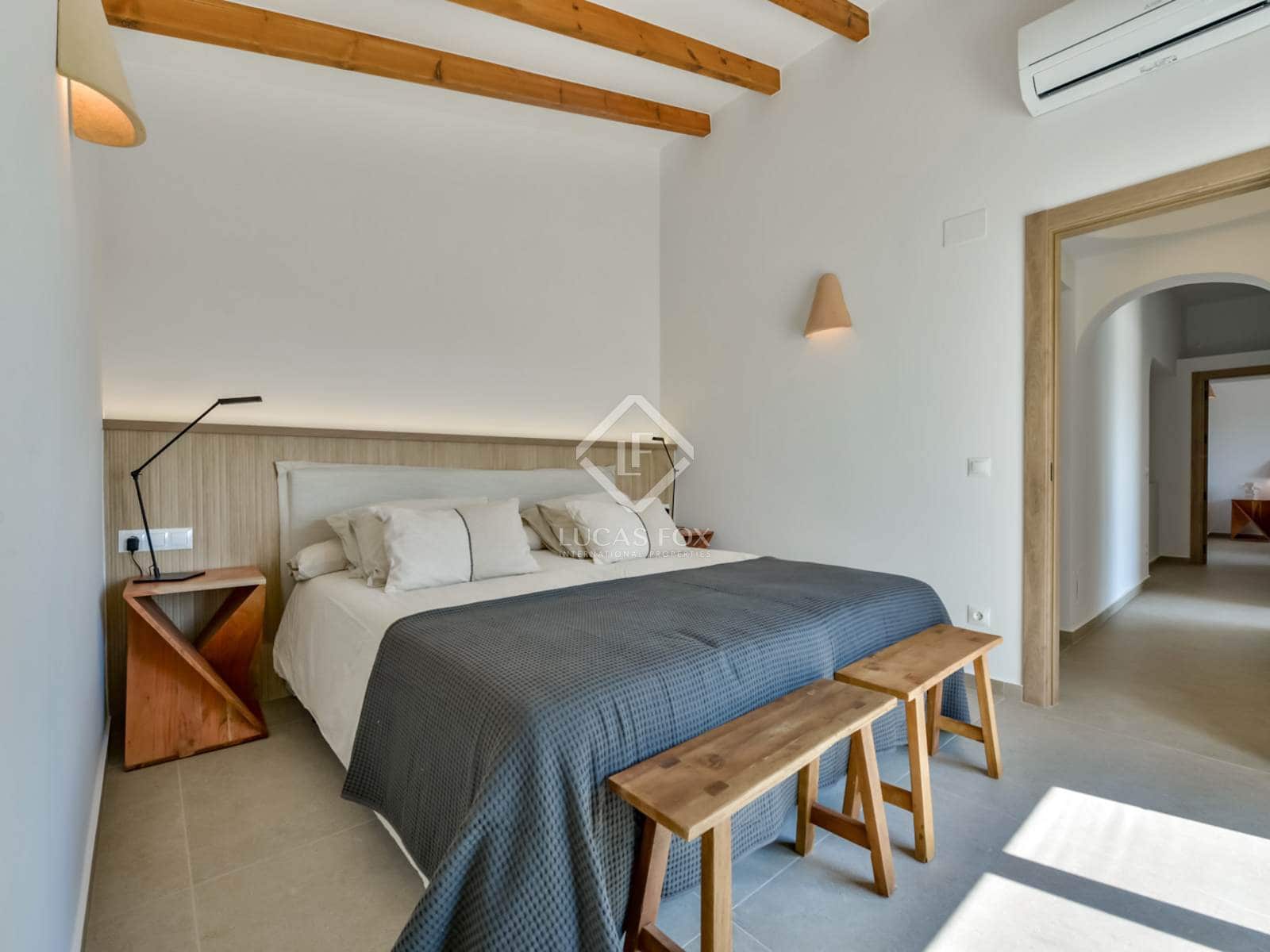 5 bedroom Villa for sale in Altea with pool garage - € 1,495,000 (Ref: 8914574)