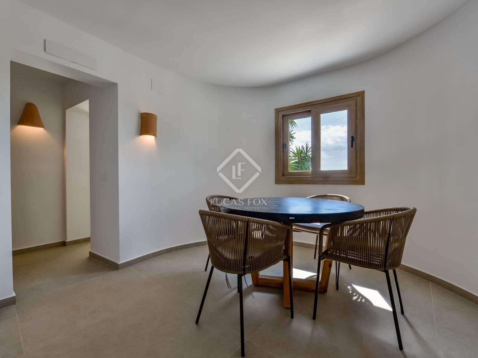 5 bedroom Villa for sale in Altea with pool garage - € 1,495,000 (Ref: 8914574)