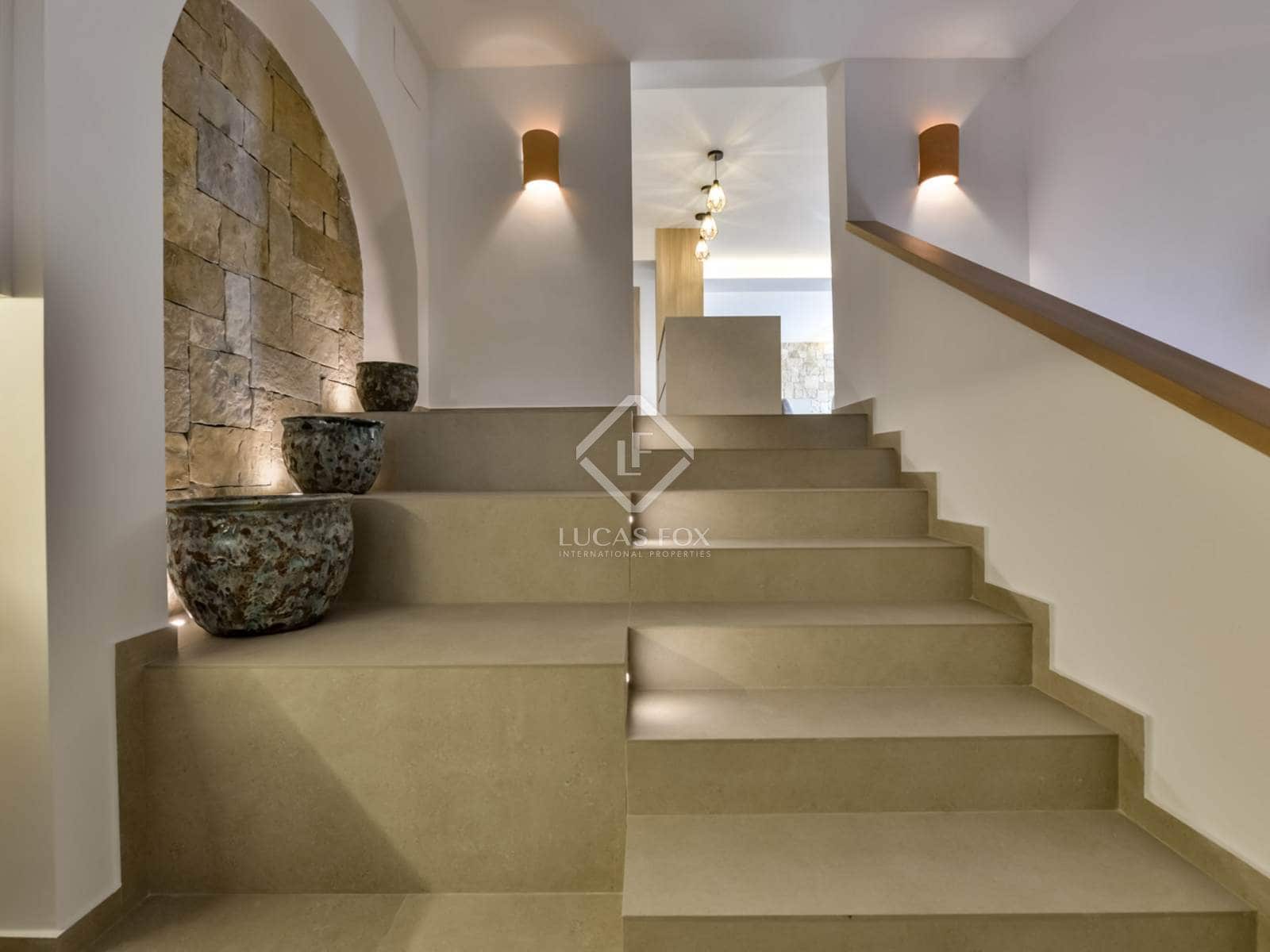 5 bedroom Villa for sale in Altea with pool garage - € 1,495,000 (Ref: 8914574)