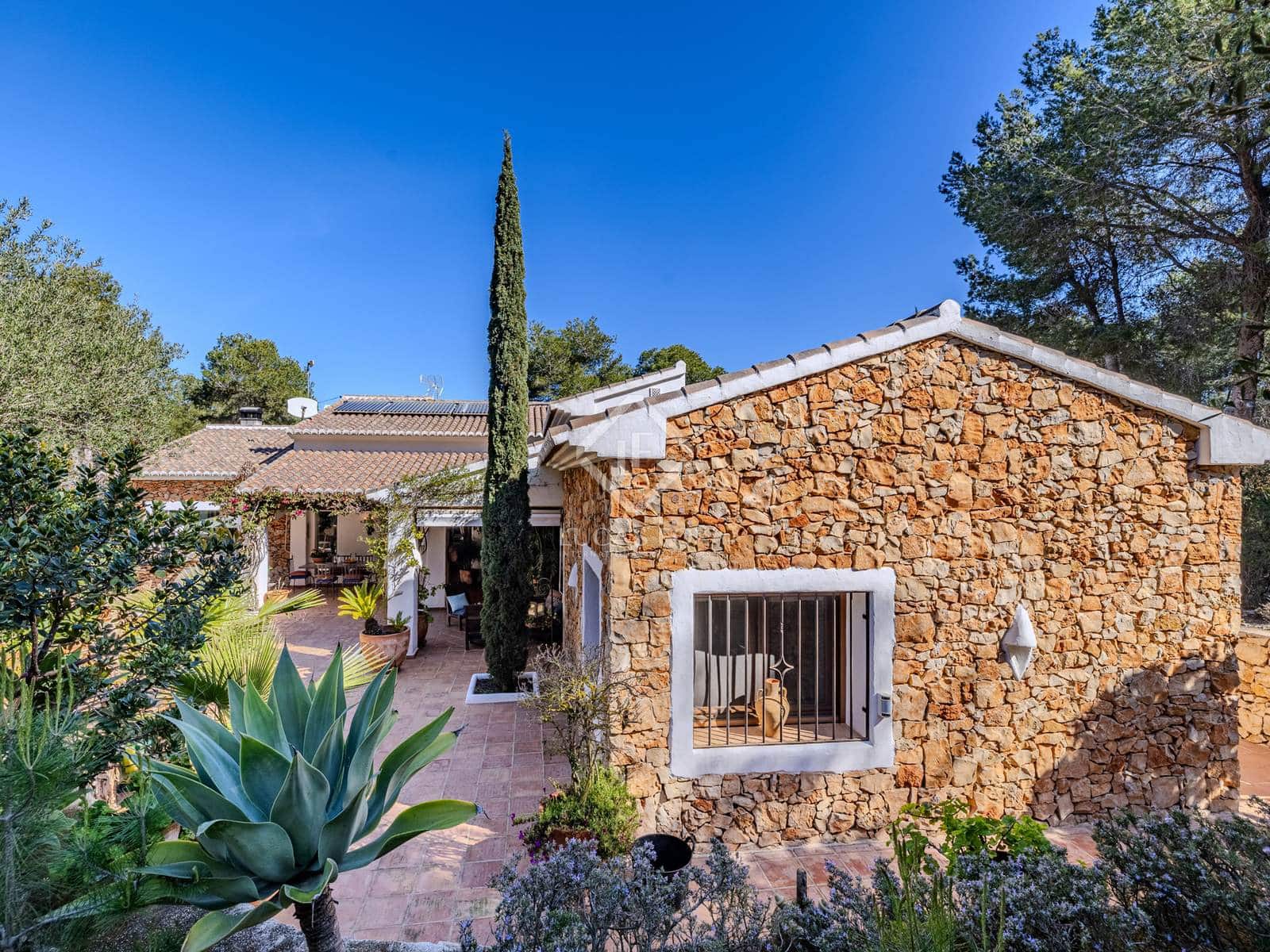 3 bedroom Villa for sale in Javea / Xabia with garage - € 1,790,000 (Ref: 8916856)