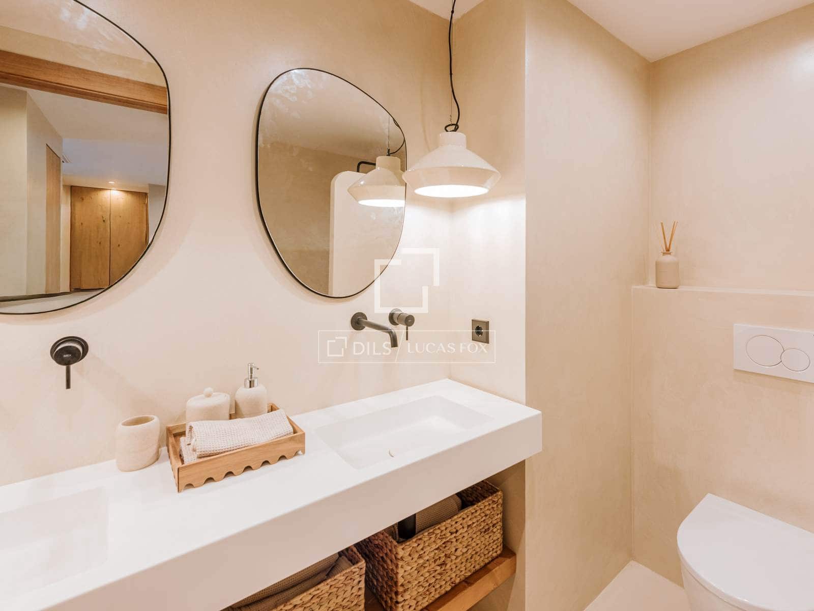 2 bedroom Apartment for sale in Ibiza / Eivissa town - € 840,000 (Ref: 8916857)