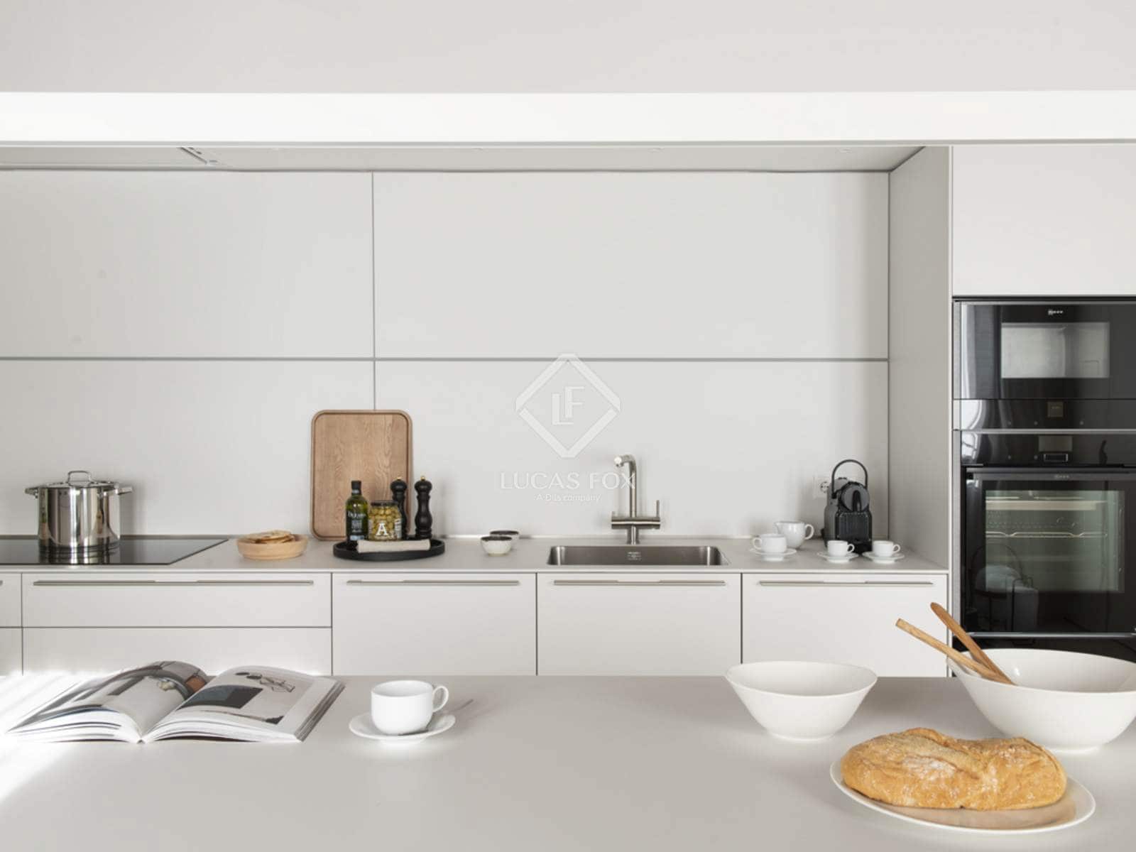 3 slaapkamer Appartement te huur in Barcelona stad met zwembad - € 14.000 (Ref: 8917396)