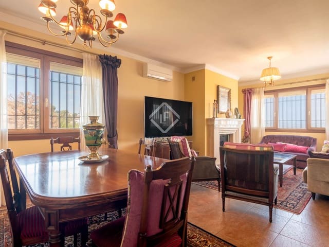 3 sypialnia Willa na sprzedaż w Alhaurín de la Torre z basenem garażem - 749 000 € (Ref: 8917426)