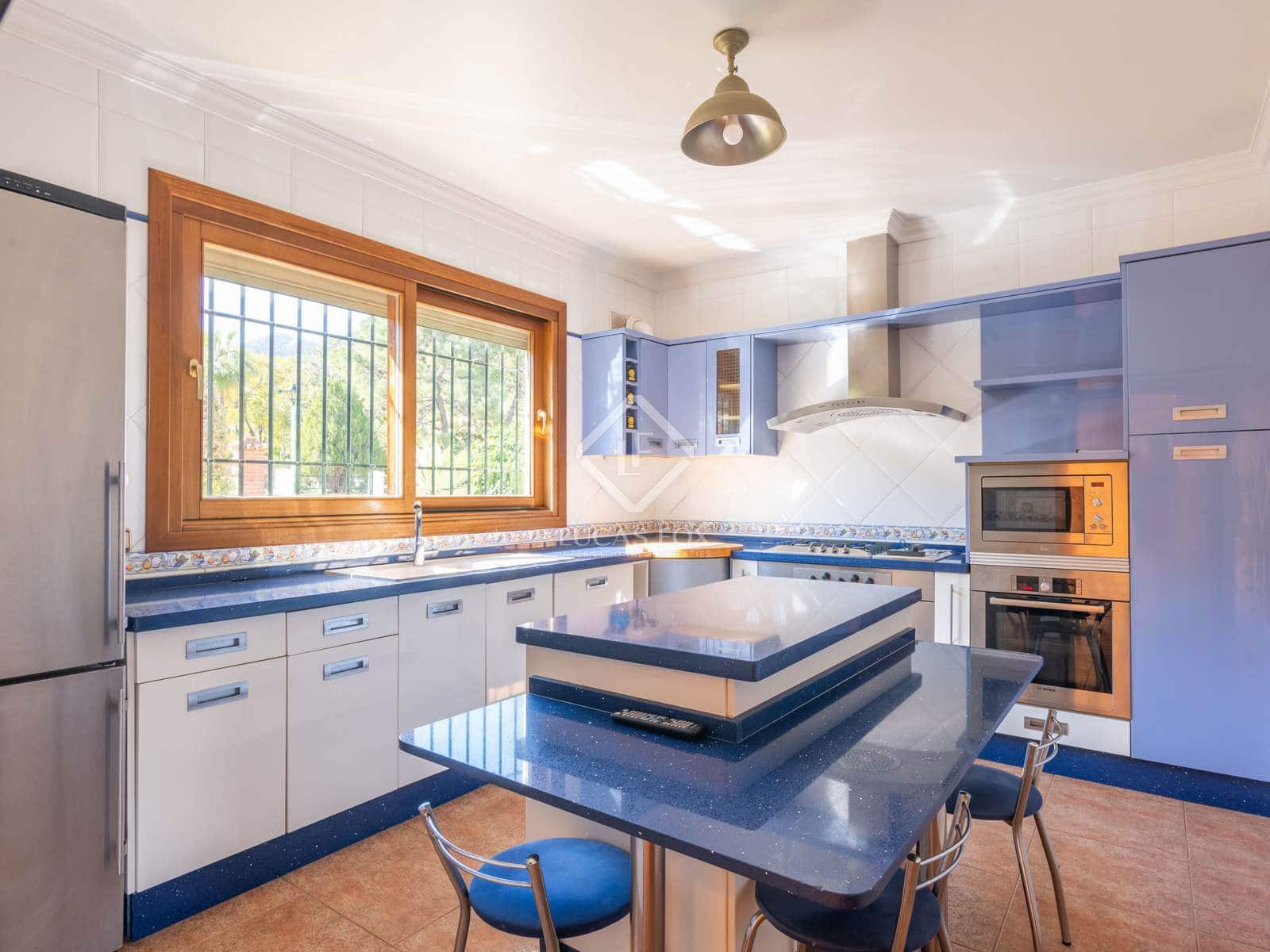 3 soveværelse Villa til salg i Alhaurin de la Torre med swimmingpool garage - € 749.000 (Ref: 8917426)