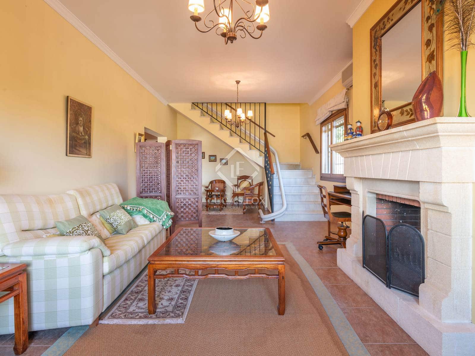 3 soveværelse Villa til salg i Alhaurin de la Torre med swimmingpool garage - € 749.000 (Ref: 8917426)