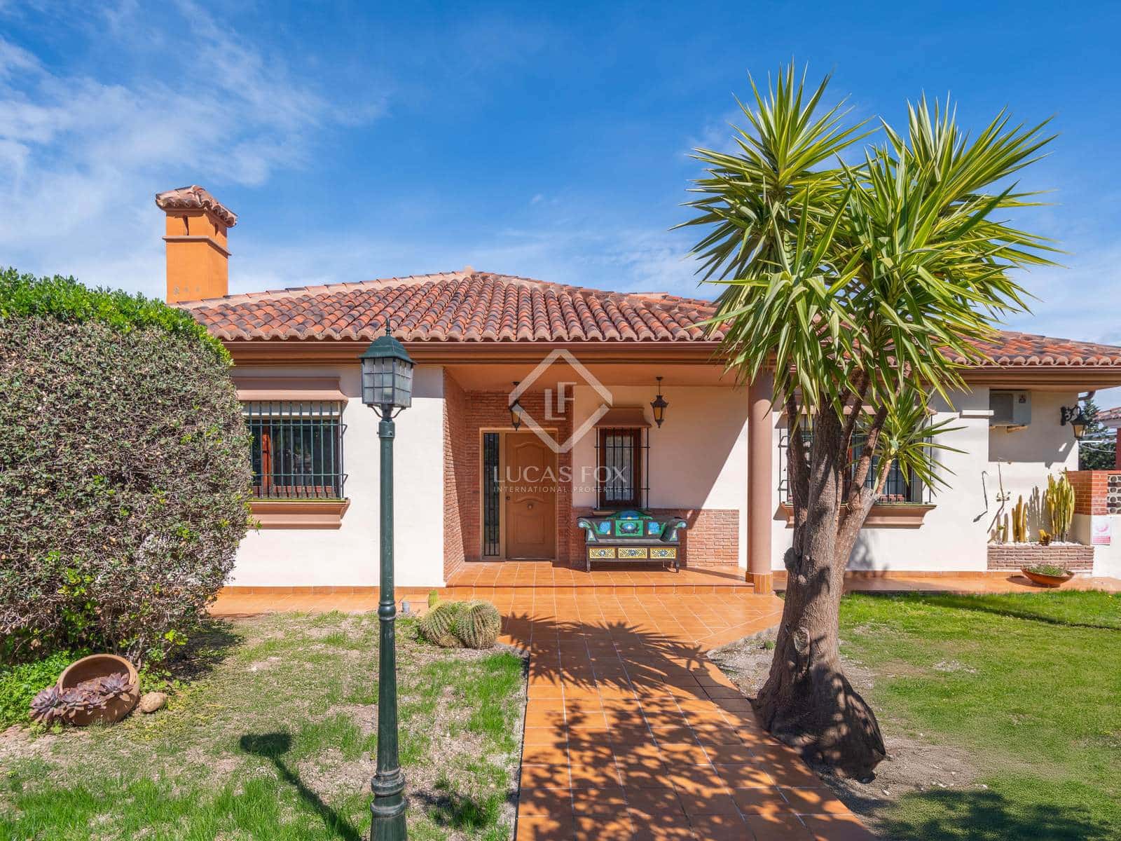 3 soveværelse Villa til salg i Alhaurin de la Torre med swimmingpool garage - € 749.000 (Ref: 8917426)