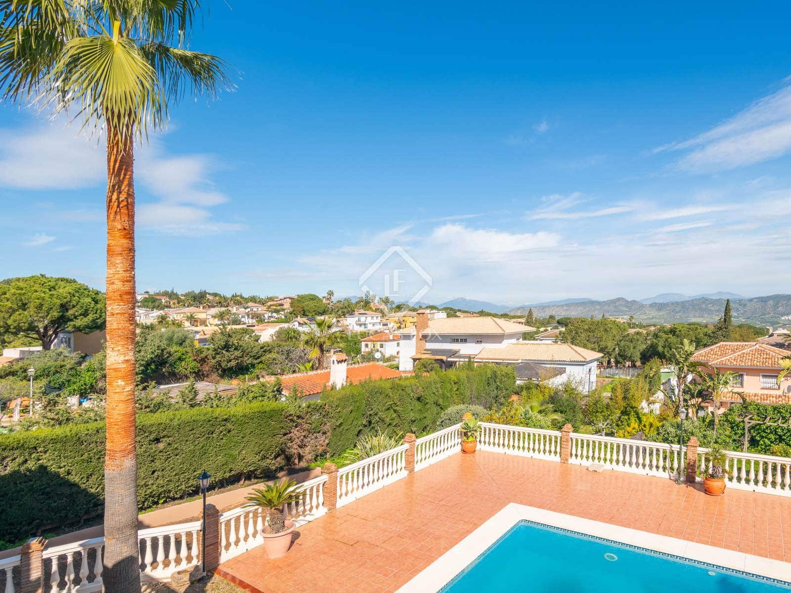 3 soveværelse Villa til salg i Alhaurin de la Torre med swimmingpool garage - € 749.000 (Ref: 8917426)