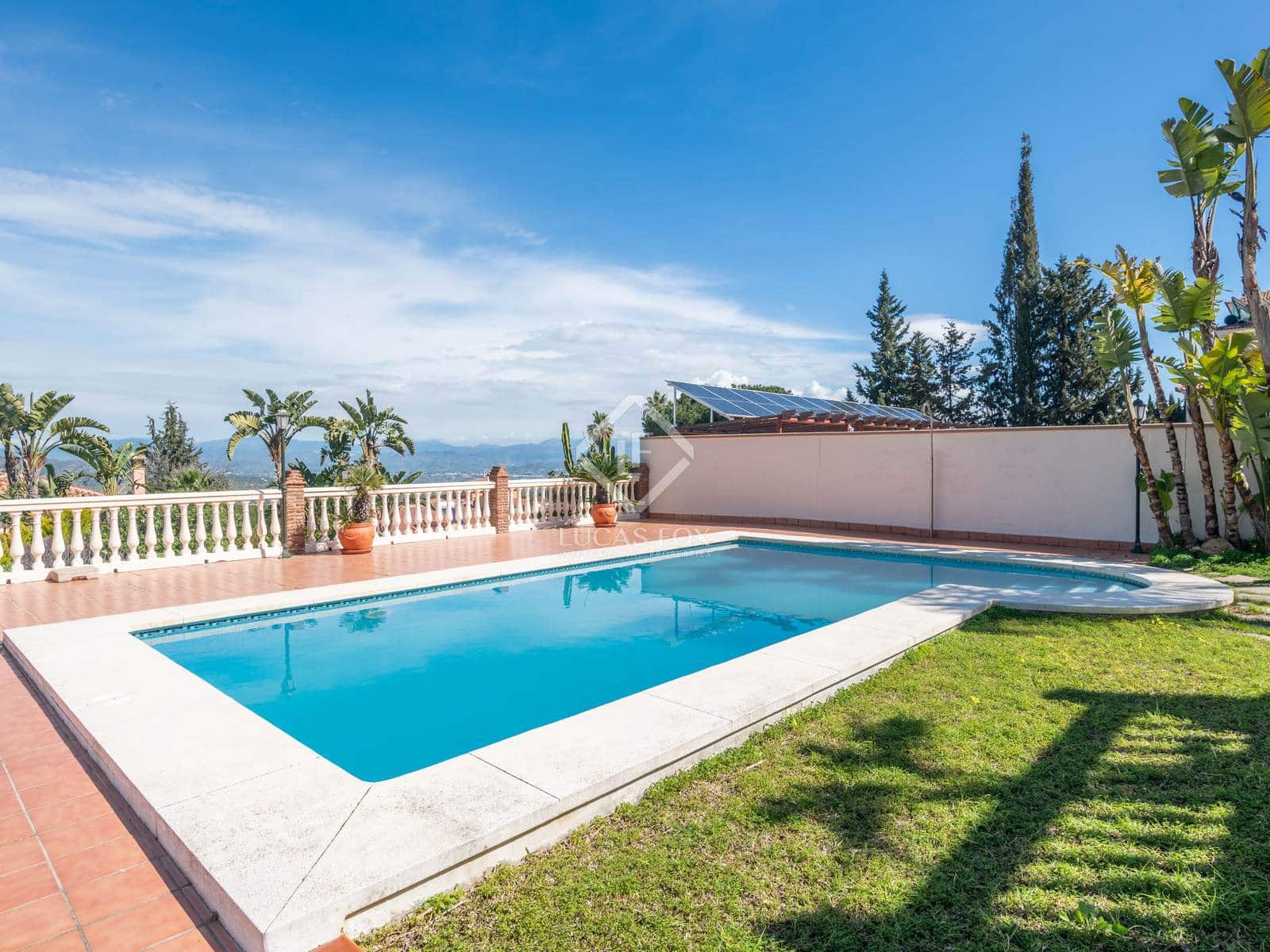 3 soveværelse Villa til salg i Alhaurin de la Torre med swimmingpool garage - € 749.000 (Ref: 8917426)