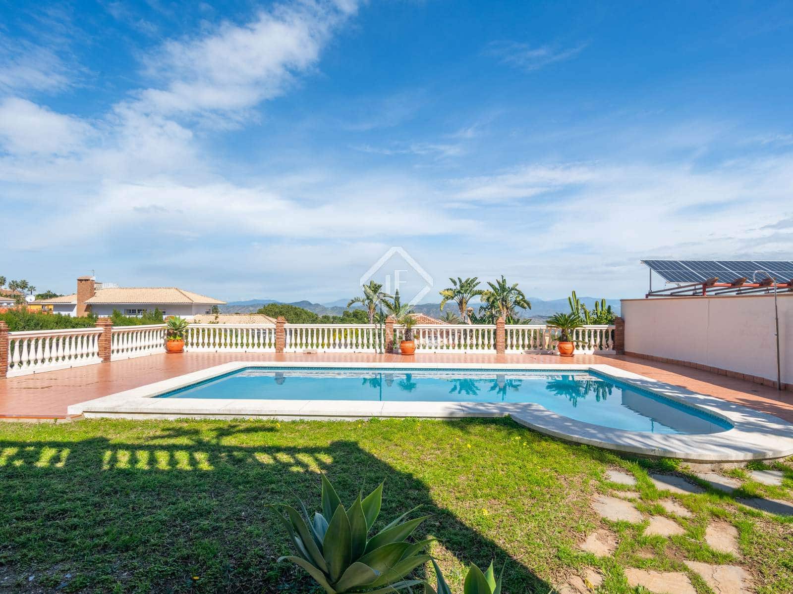 3 soveværelse Villa til salg i Alhaurin de la Torre med swimmingpool garage - € 749.000 (Ref: 8917426)