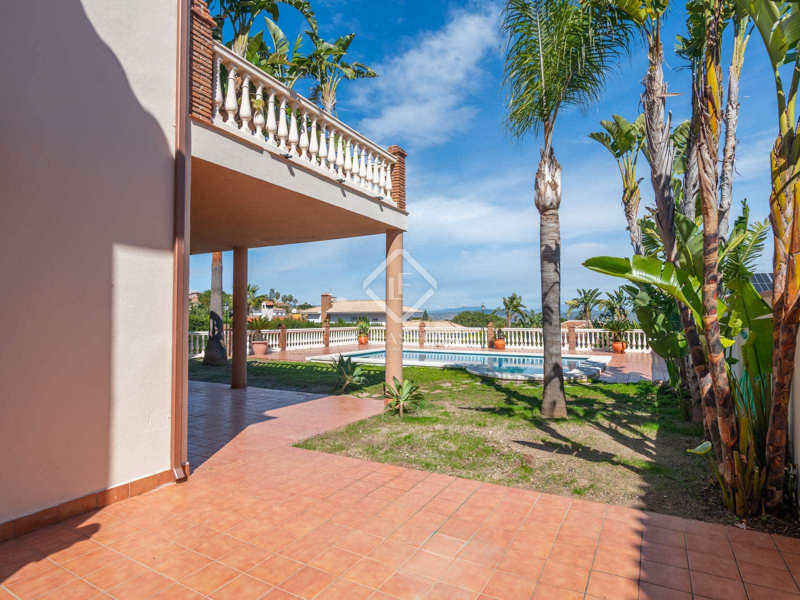 3 soveværelse Villa til salg i Alhaurin de la Torre med swimmingpool garage - € 749.000 (Ref: 8917426)