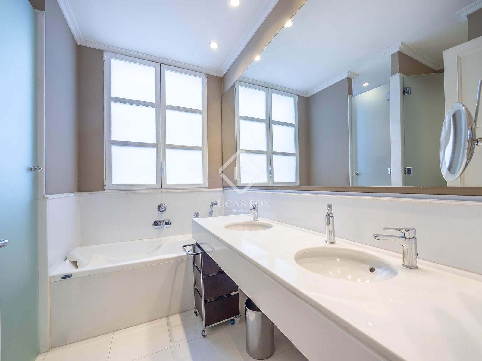 7 slaapkamer Appartement te koop in Valencia stad met garage - € 2.800.000 (Ref: 8917505)