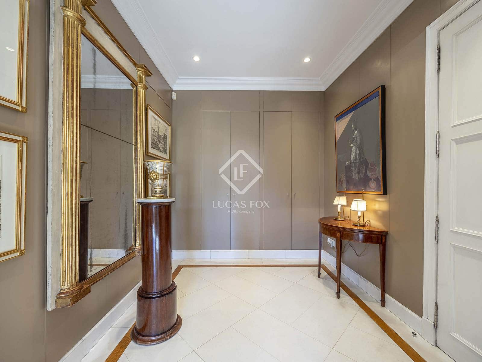 7 slaapkamer Appartement te koop in Valencia stad met garage - € 2.800.000 (Ref: 8917505)