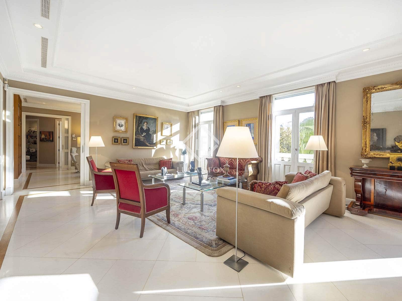 7 slaapkamer Appartement te koop in Valencia stad met garage - € 2.800.000 (Ref: 8917505)